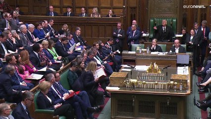 Truss chiede scusa per il taglio delle tasse azzardato: "Ho sbagliato"