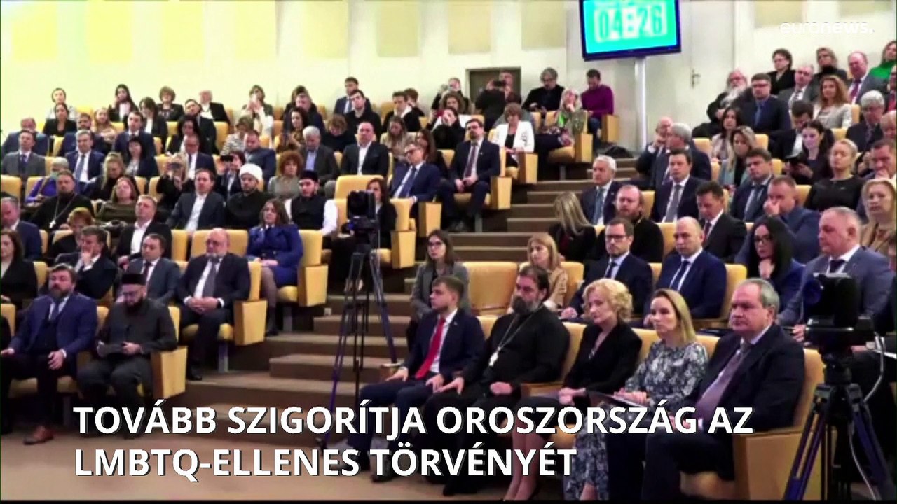 Újabb korlátozásokat vezet be Oroszország az LMBTQ közösség ellen.