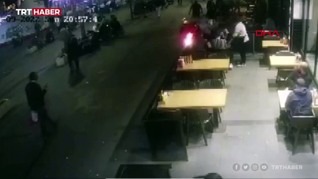 Acemi motosiklet sürücüsü ortalığı birbirine kattı: O anlar kamerada