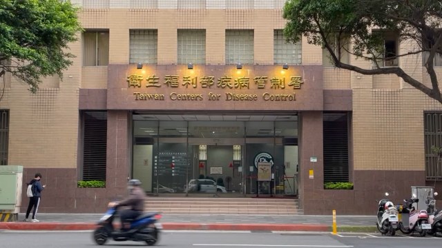 Friction as Taiwan Learns to Live with COVID - TaiwanPlus News
