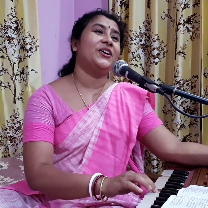 তুমি এই অপরূপ রুপে বাহির হলে জননী,  ওগো মা