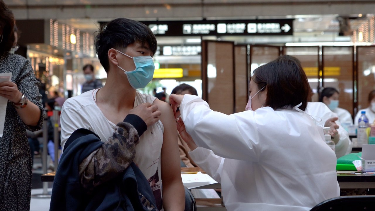 Taiwan Gov't Defends Decision To Buy BA.1 Vaccines Amid Opposition Criticism - TaiwanPlus News