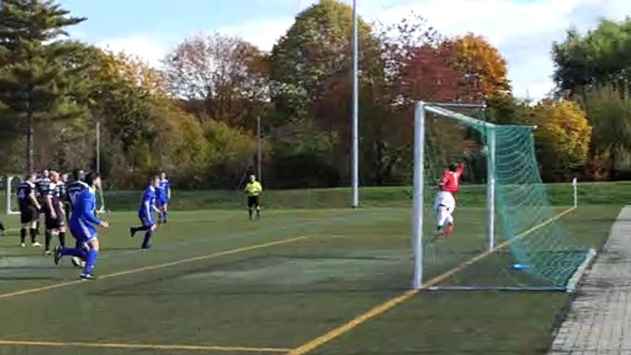 Freistoß vom Marko Siric (Croatia) gegen die SVG II.