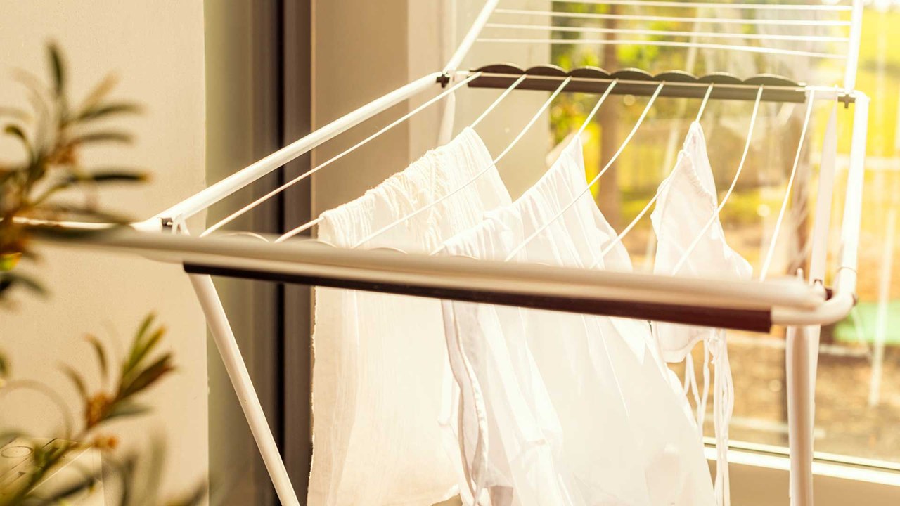 Wäschetrocknen: Hier lauert erhöhte Schimmelgefahr!