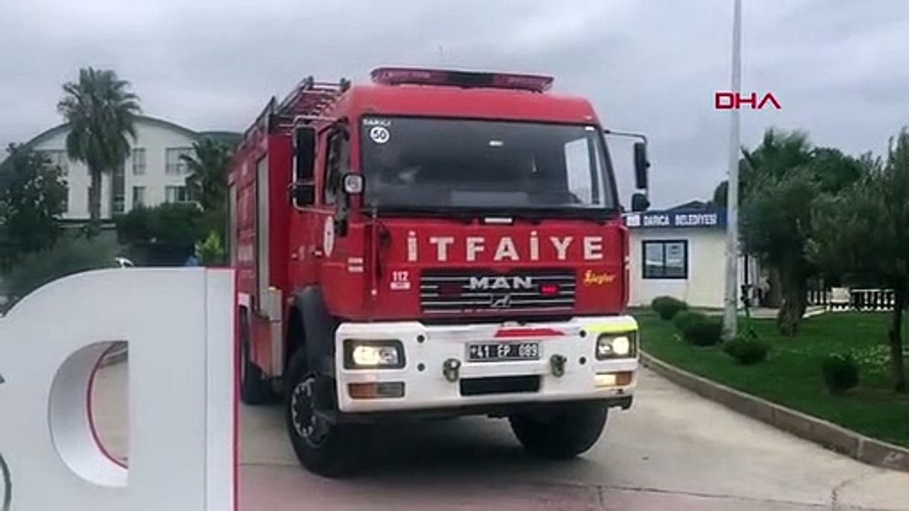 Fiber tekne denizde alev alev yandı