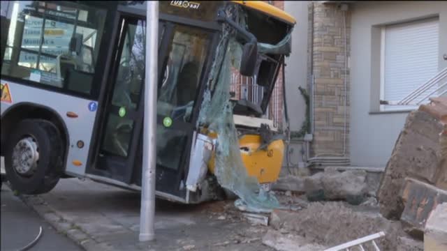 En 30 minutos gracias a un invento español los bomberos pueden desalojar un autobús accidentado