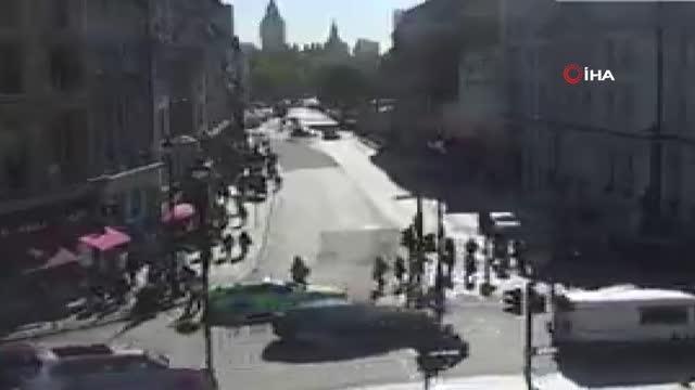 Londra'da Başbakanlık Ofisi yakınlarında şüpheli paket alarmı