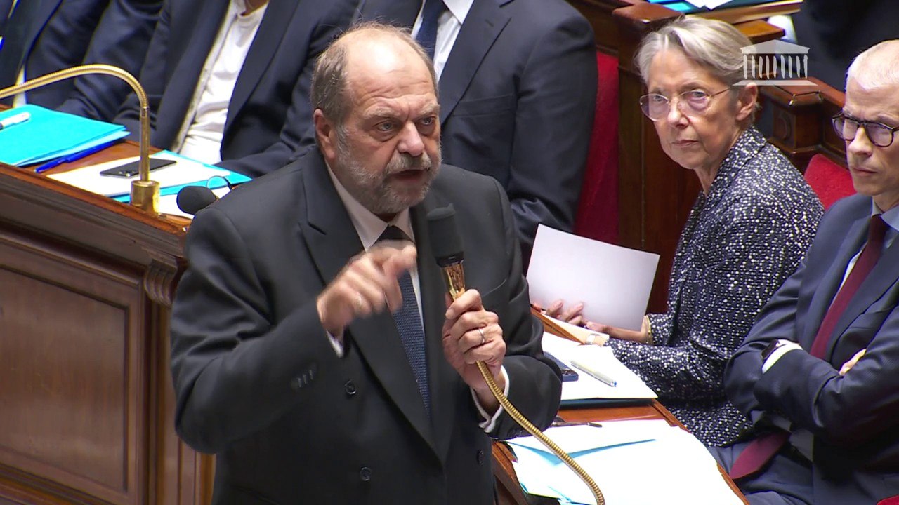 Éric Dupond-Moretti: "Se servir du cercueil d'une gamine de douze ans comme on se sert d'un marchepied, c'est une honte"