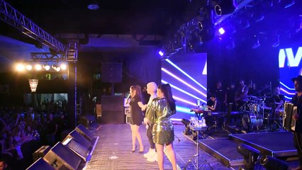 Larissa canta com Maiara e Maraísa