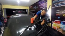Proses pemasangan kaca film pada mobil honda hr-v