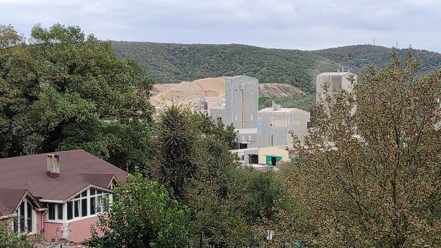 İstanbul'da taş ocağında dinamit patlaması nedeniyle bazı evler zarar gördü