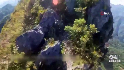 Japon dağcı kendisine saldıran ayıyı döverek uzaklaştırdı
