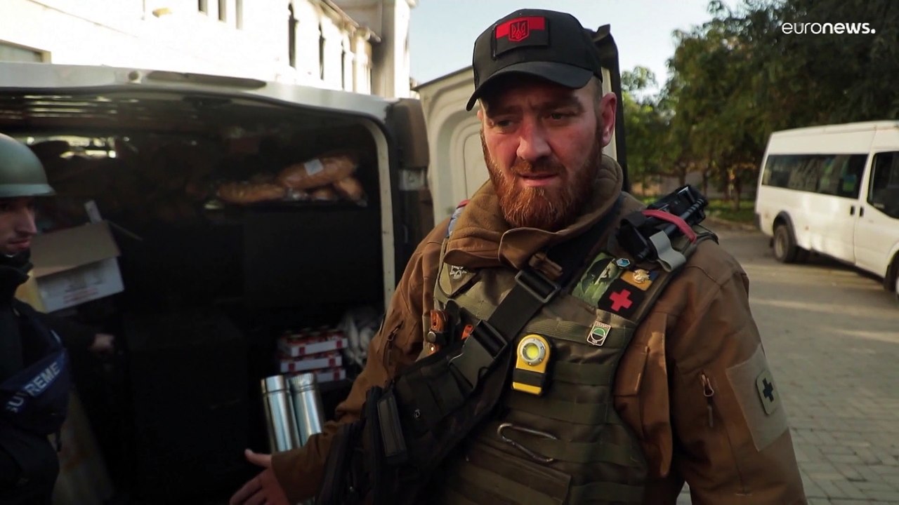 Ucraina, un inverno senza luce e gas. Chi è rimasto si scalda con la legna