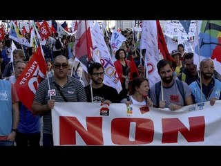 Journée nationale de mobilisation : les salariés en colère contre le gouvernement sont dans la rue
