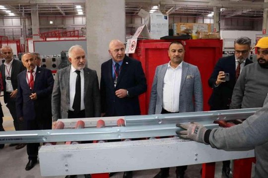 Malatya haber... Kızılay Genel Başkanı Kınık, Türk Kızılay Malatya Merkez Üssü'nde incelemelerde bulundu