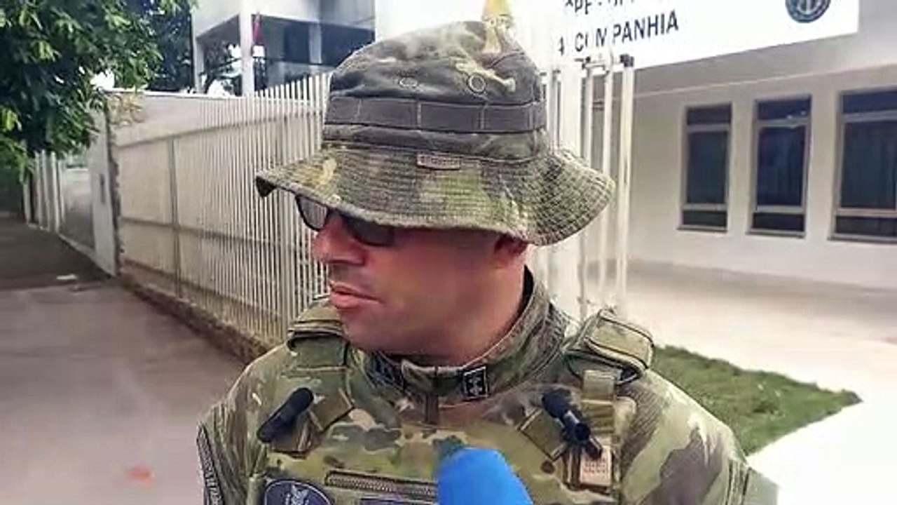 BPFron de Umuarama apreende caminhão carregado com 450 caixas de cigarros