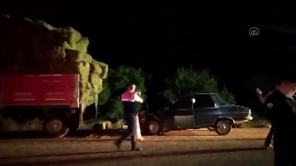 Saman yüklü römorka çarpan otomobilin sürücüsü öldü