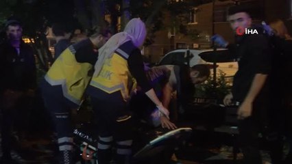 Parkta bıçaklı kavga: Baba ve 2 oğlu yaralandı