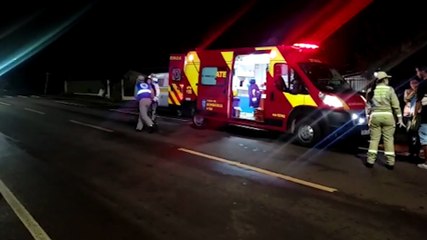 Casal fica ferido ao cair de motocicleta