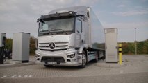 Mercedes-Benz eActros 300 tractor (with trailer) Charging