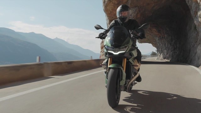 Moto Guzzi V100 Mandello S Driving in the country