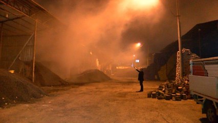 Bursa’da odun ve kömür depolama tesisinde korkutan yangın