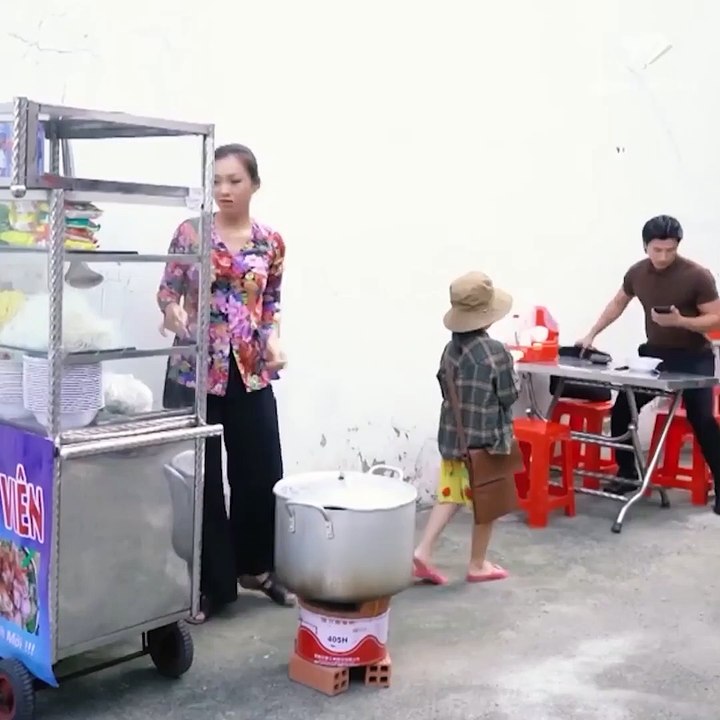 Đôi khi hoàn cảnh buộc chúng ta phải hiểu chuyện