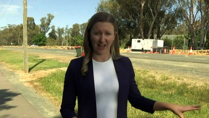 Residents in Moama prepare properties for major flooding