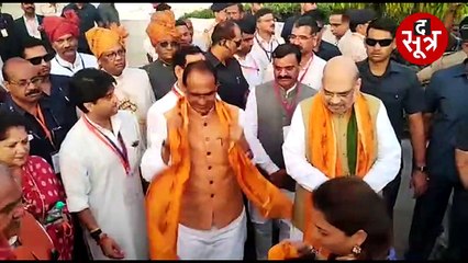 दिग्विजय ने शेयर की राहुल-सिंधिया की पुरानी फोटो, लिखा- वक्त वक्त की बात है....!