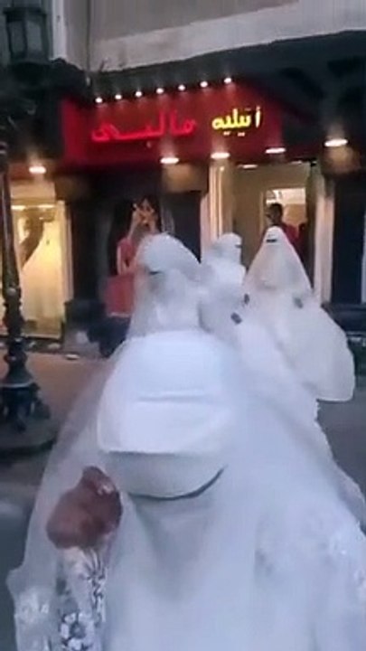 شاروخان مصر يتزوج 4 فتيات في يوم واحد