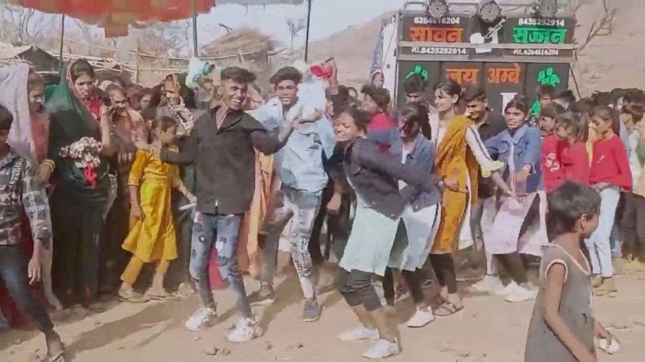 थोड़ा थोड़ा प्यार हुआ तुमसे__New Timli Aadiwasi Girl's DANCE Video 2022#shadidance (720P)
