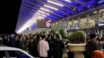 Iran, folla all'aeroporto di Teheran per accogliere Elnaz Rekabi