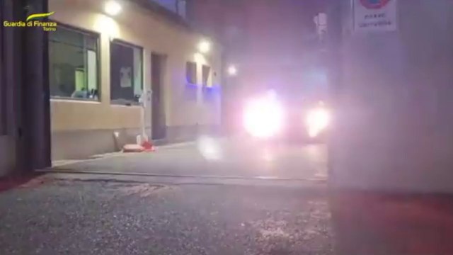 Sequestrati 300mila falsi prodotti made in Italy, 8 denunciati