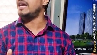 Singer Avinash Ambre Sung Jagadamba Mata Song In Local Train