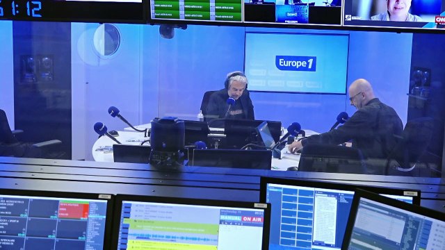 «C politique» : Thomas Snégaroff est l'invité de Culture médias