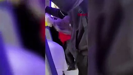 Üç kadın minibüste birbirine girdi! "Siz kimsiniz"