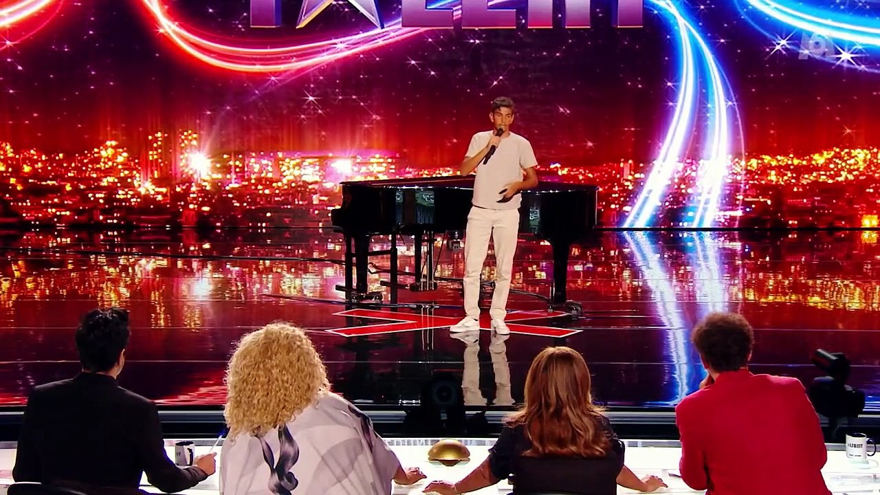 Hélène Ségara émue face à Rayane dans "Incroyable talent", sur M6