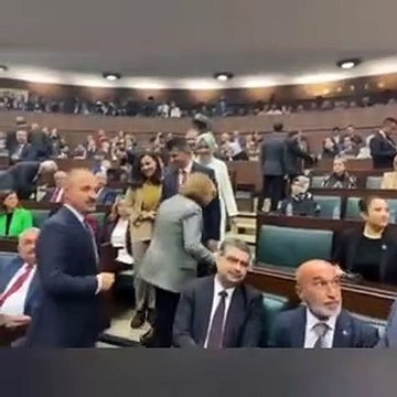 AKP'ye katılan Mehmet Ali Çelebi, Meclis'te tebrikleri kabul etti