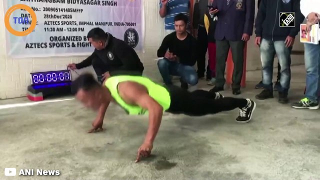 Il réalise 85 pompes sur quatre doigts en une minute