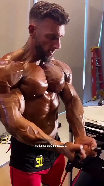 Dont Give Up   Repost - @fitness.freak76....#fit #fitness #fitnessmotivation #gymlover #gym #gymmotivation #reelsinstagram #reels #trending #trendingreels #viral #share #shayari