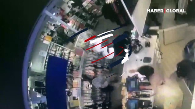 Giyim mağazası zincirinde şoke eden hırsızlık yöntemi! Kasa unutulan fişlerle aynı ürünleri çalıp..