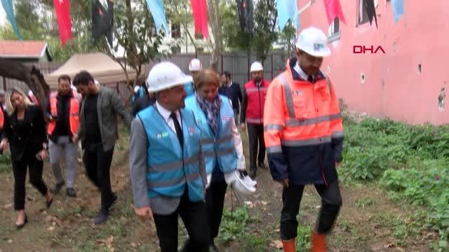 İSTANBUL-BEŞİKTAŞ'TAKİ KENTSEL DÖNÜŞÜM ÇALIŞMALARINDA İLK YIKIM YAPILDI