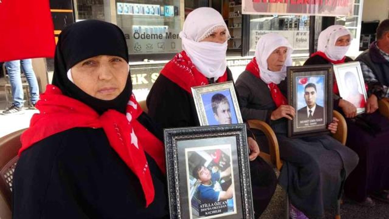 Muş haberi! Muş'ta annelerin evlat nöbeti devam ediyor