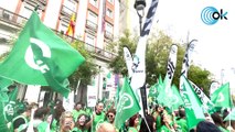 Profesores de toda España se manifiestan contra Pilar Alegría