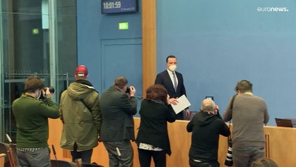 Bis Ende des Winters "geimpft, genesen oder gestorben" - Covid-19 in Deutschland