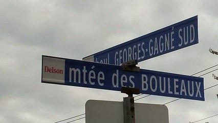 Accident impliquant bus et voiture à Delson. (Le Reflet - Erick Rivest)