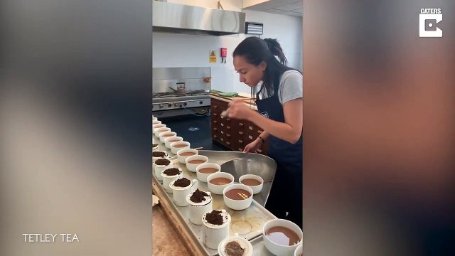 Etre payé pour boire 12,000 tasses de thé par an... Oui, il faut aimer le thé