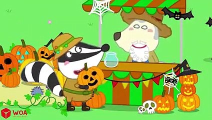 Baby Jenny Plays with Halloween Magic Chips