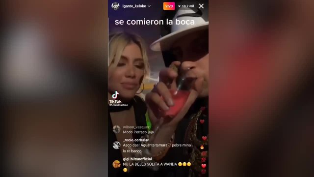 Wanda Nara se besa en un directo con un cantante 13 años menor que ella