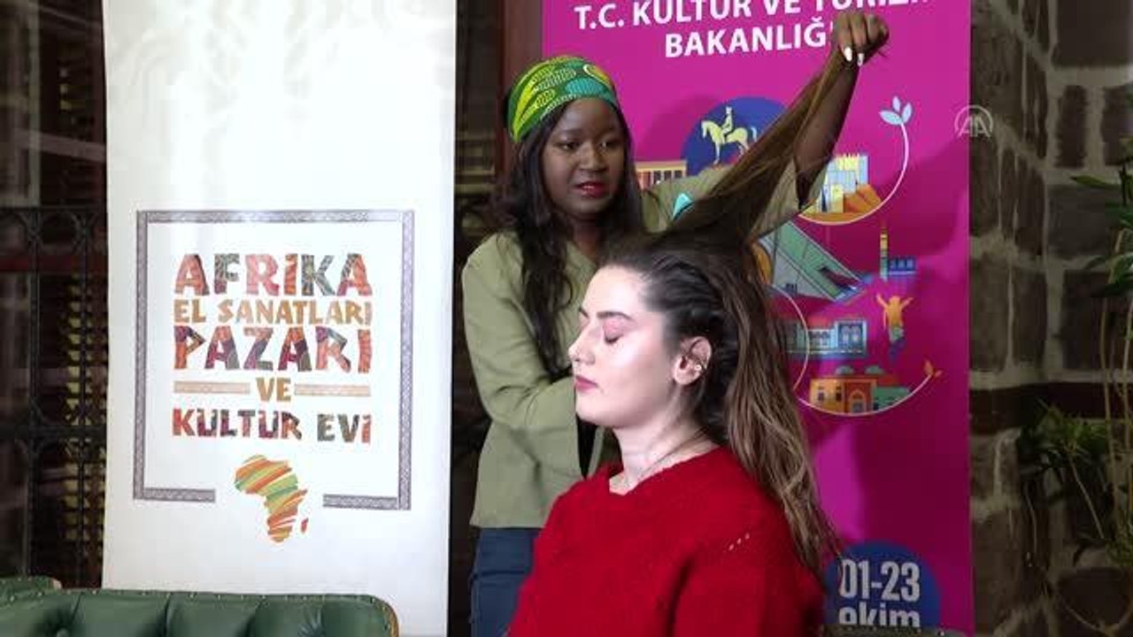 Başkentteki Afrika Kültür Evi'nde Afrika saç örgüsü tanıtıldı